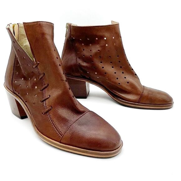 Journee Collection Ulima Leather Block Heel Bootie Walnut Brown Women’s Size 6 - Picture 2 of 16